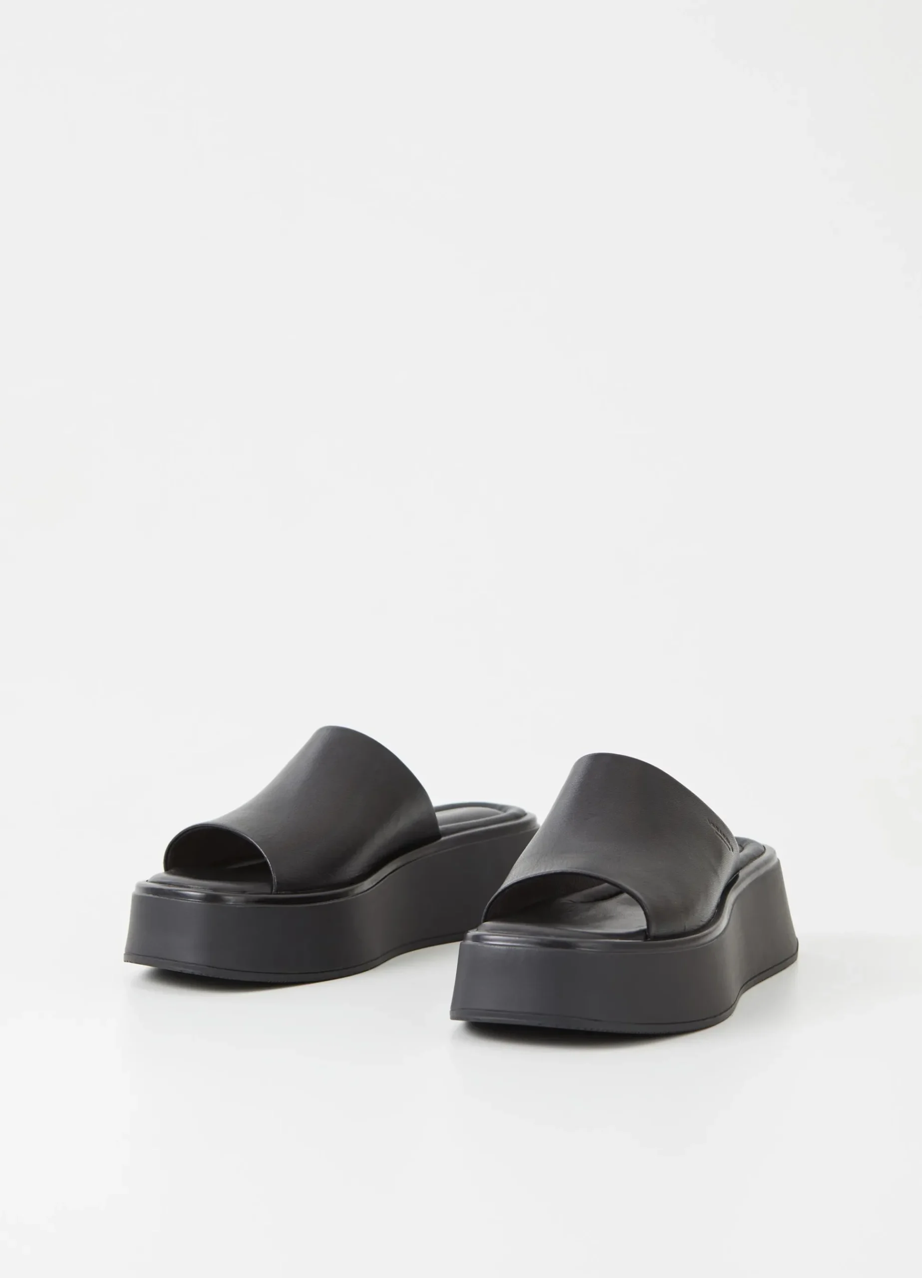 COURTNEY SANDALEN