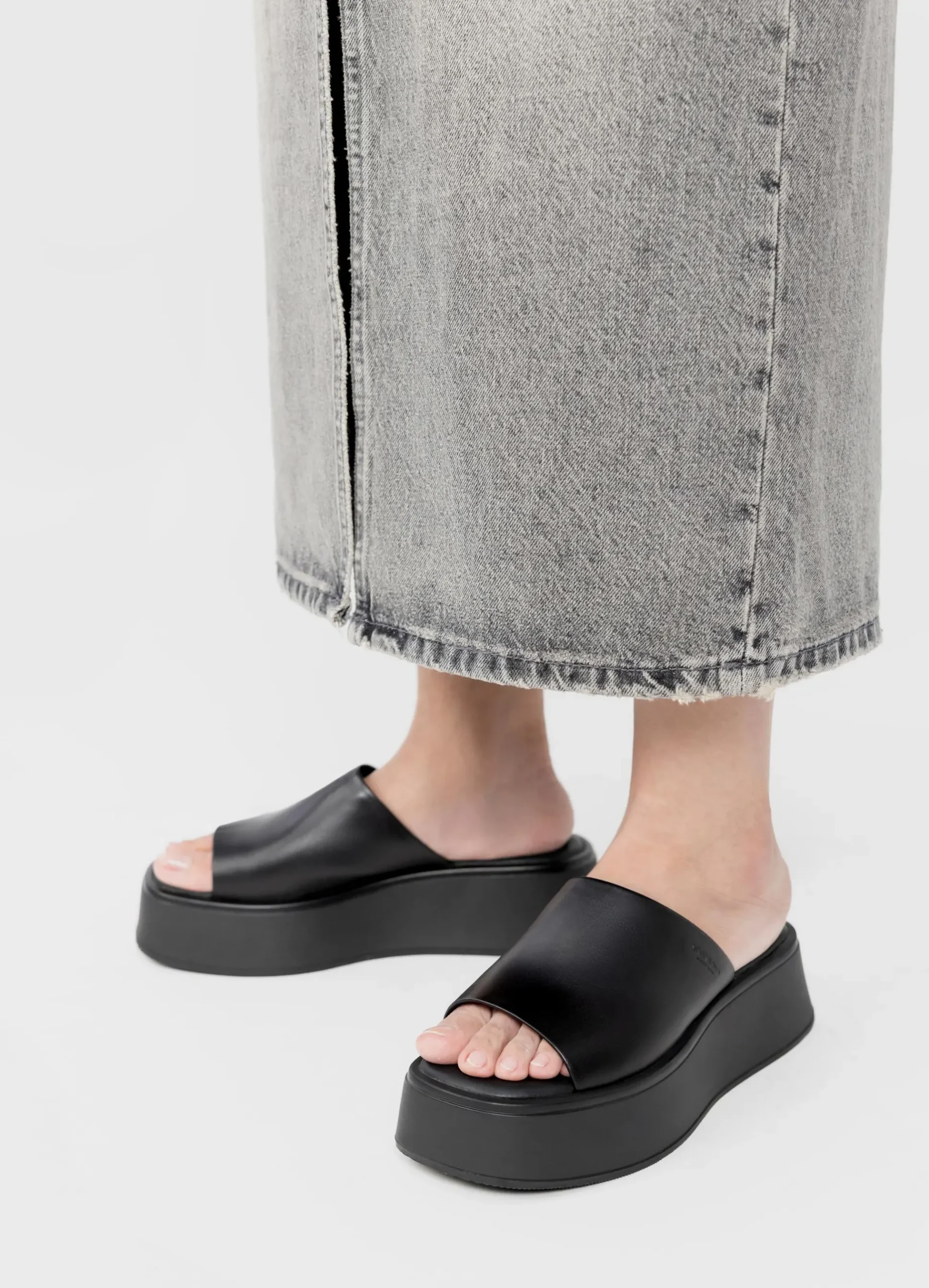 COURTNEY SANDALEN