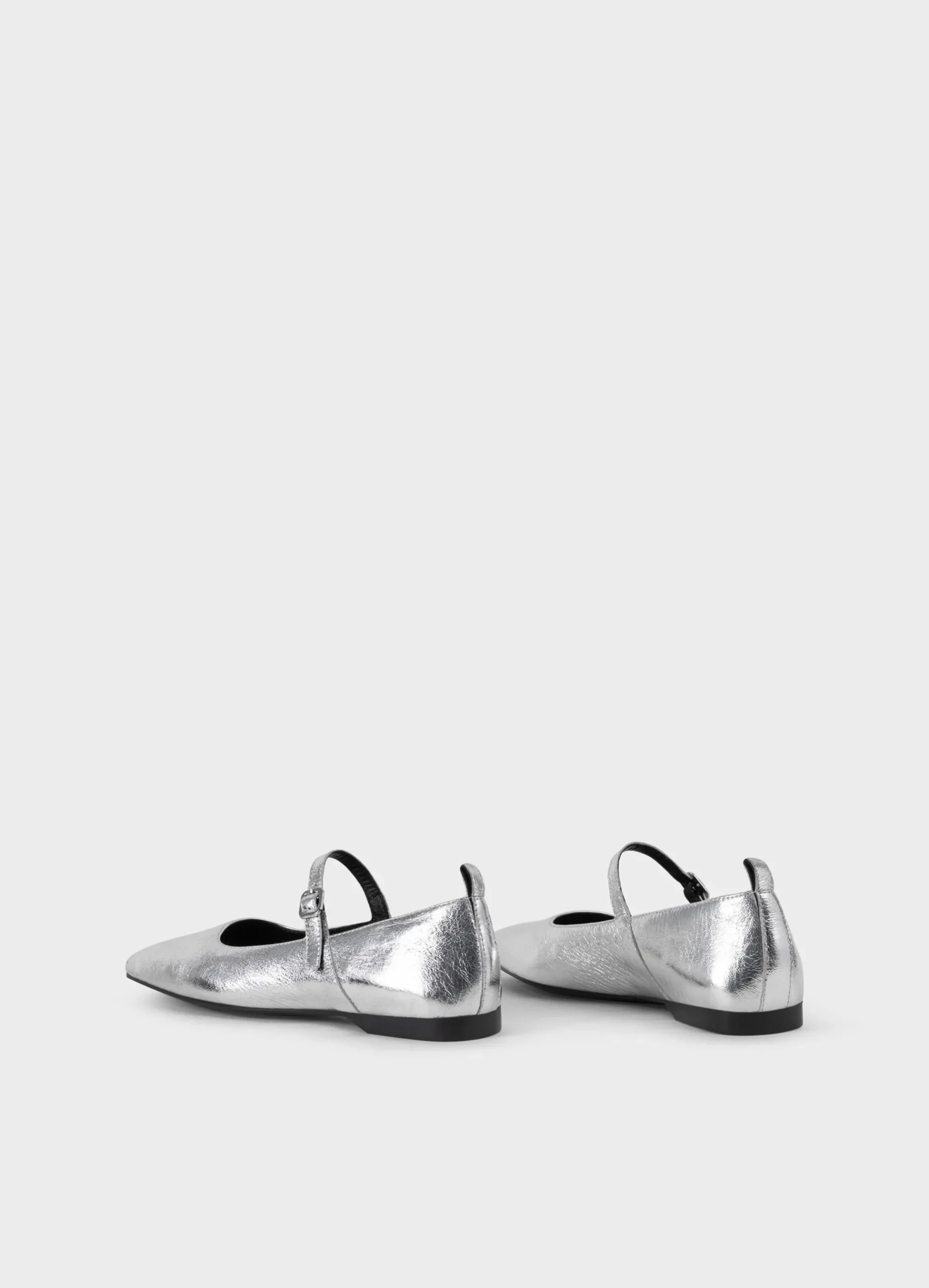 DELIA SCHOENEN