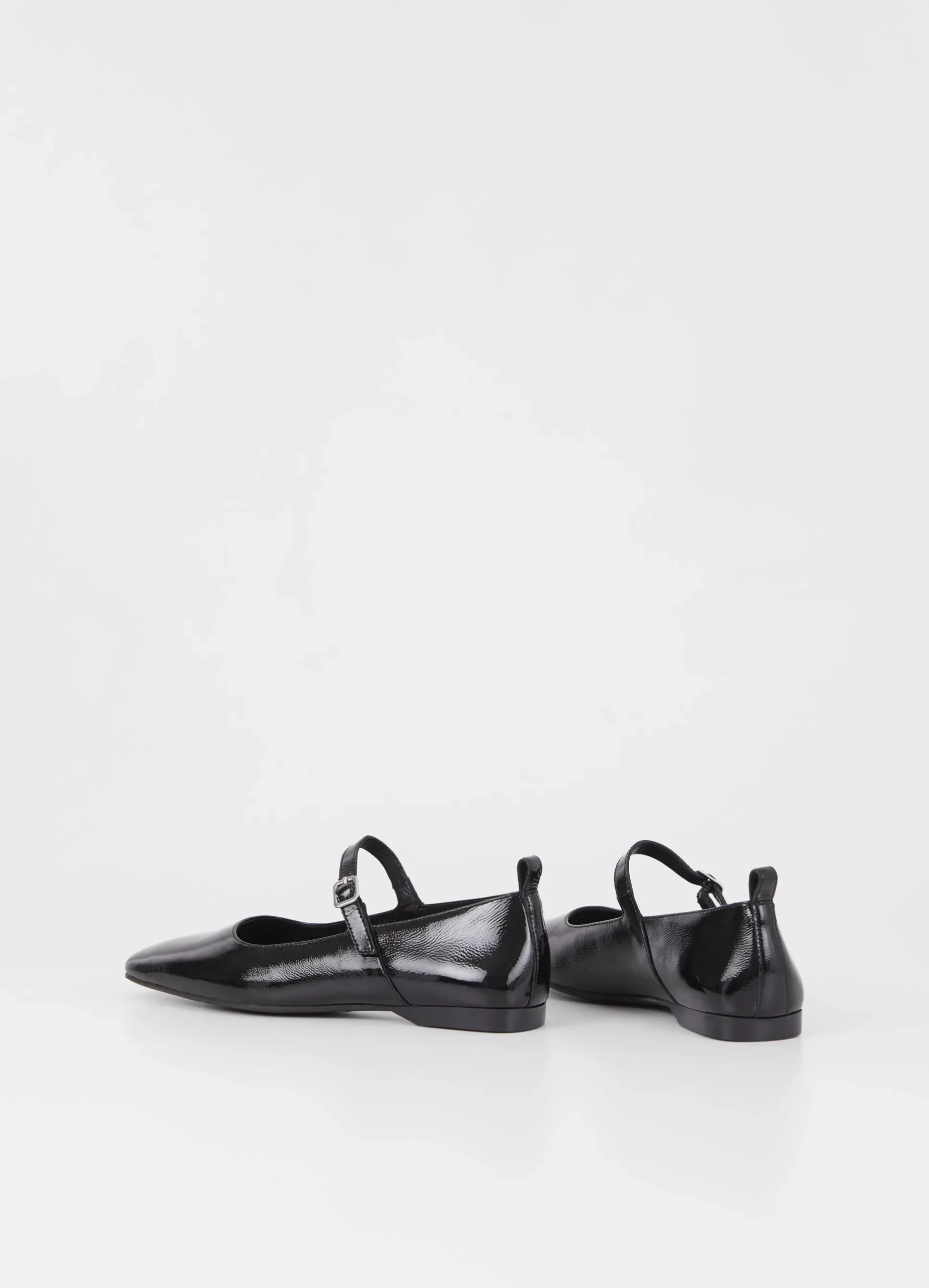 DELIA SCHOENEN