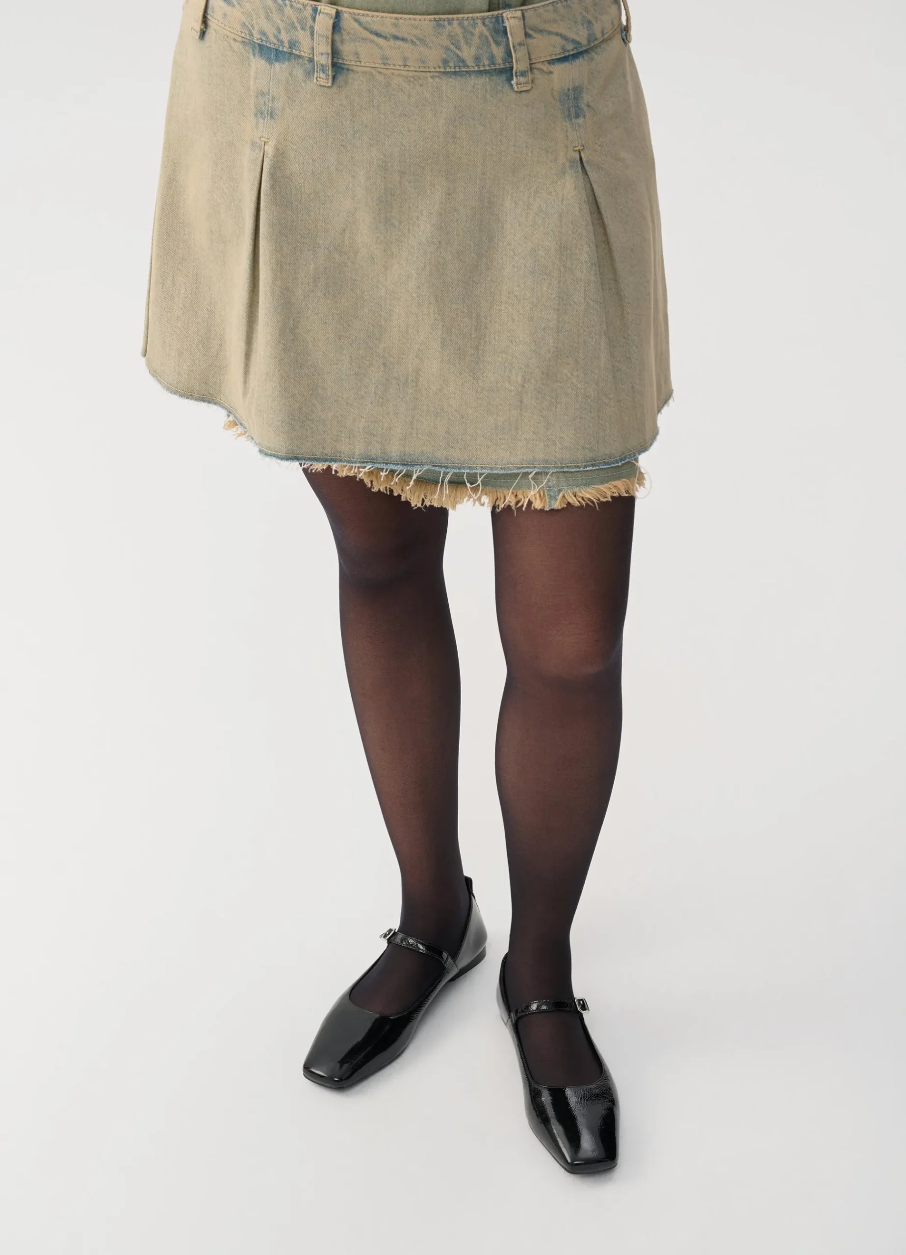 DELIA SCHOENEN