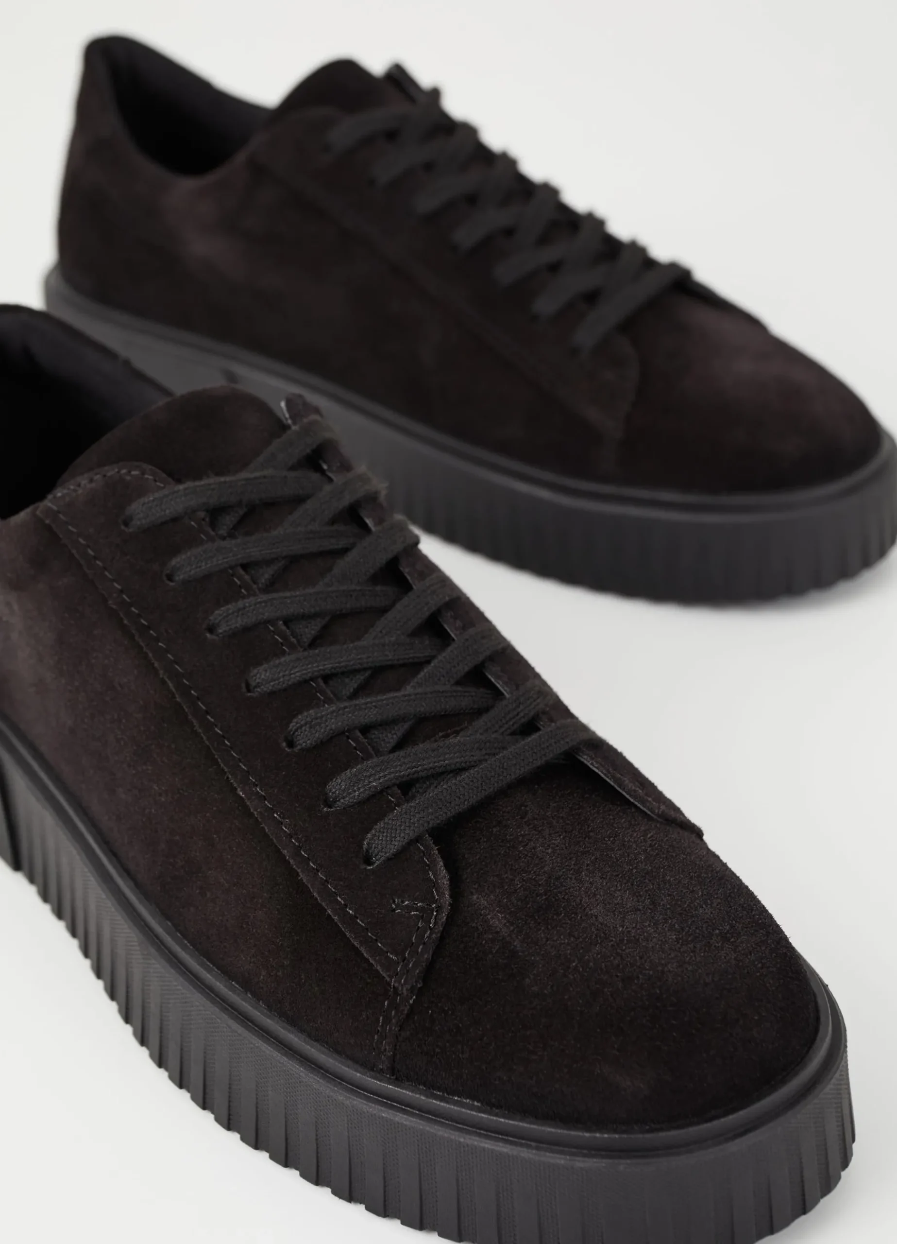 DEREK SNEAKERS