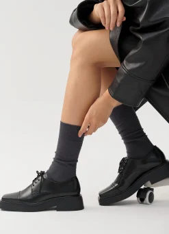 EYRA SCHOENEN