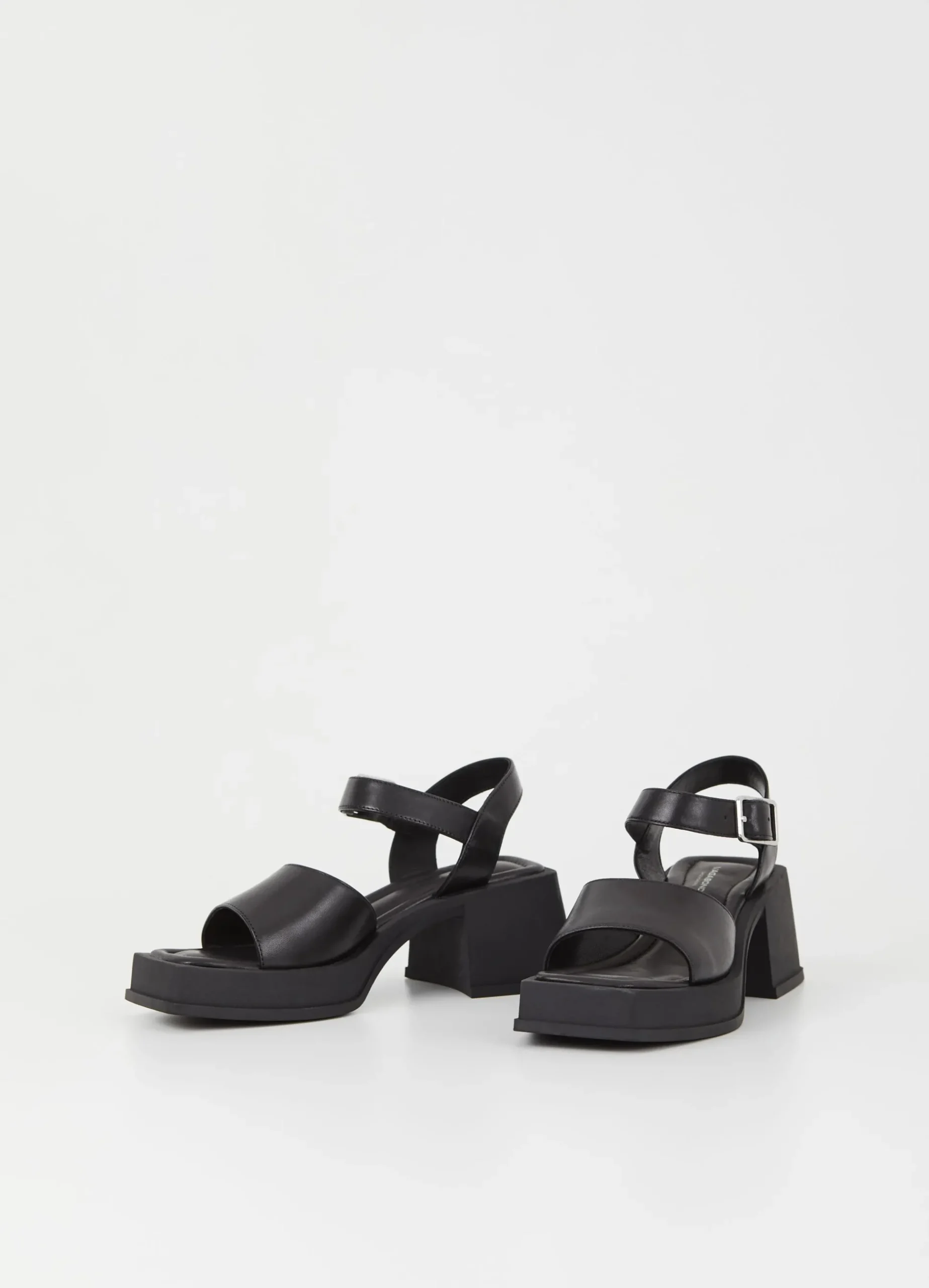 HENNIE SANDALEN