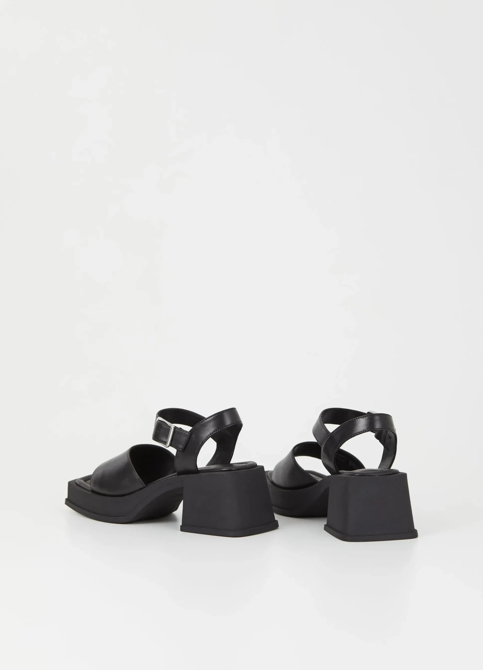 HENNIE SANDALEN