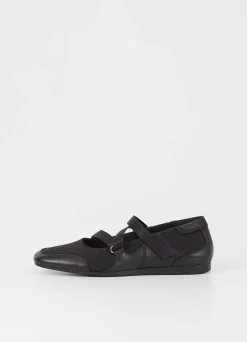 HILLARY SCHOENEN