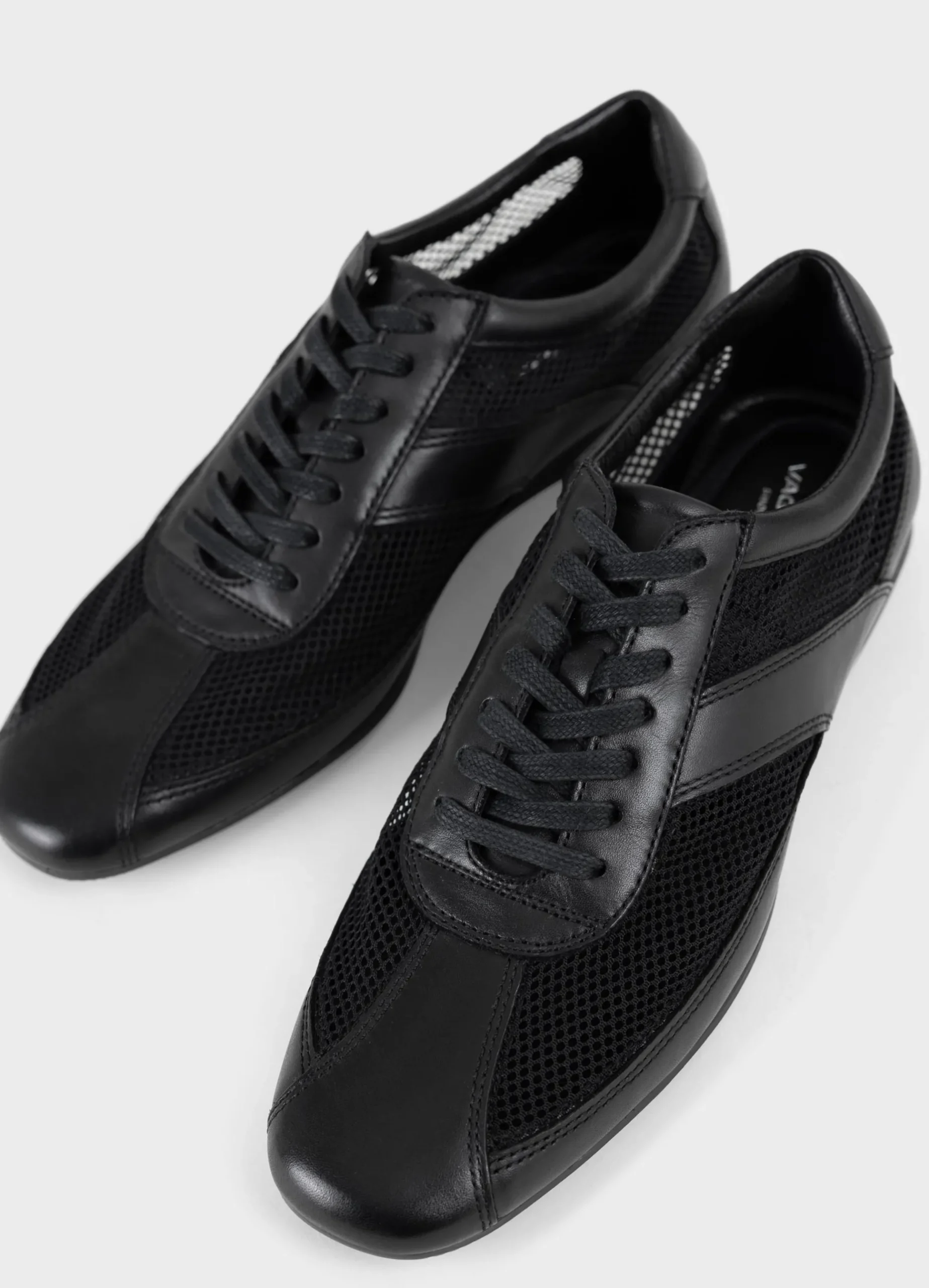 HILLARY SNEAKERS