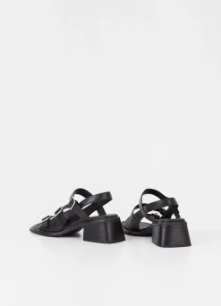 INES SANDALEN
