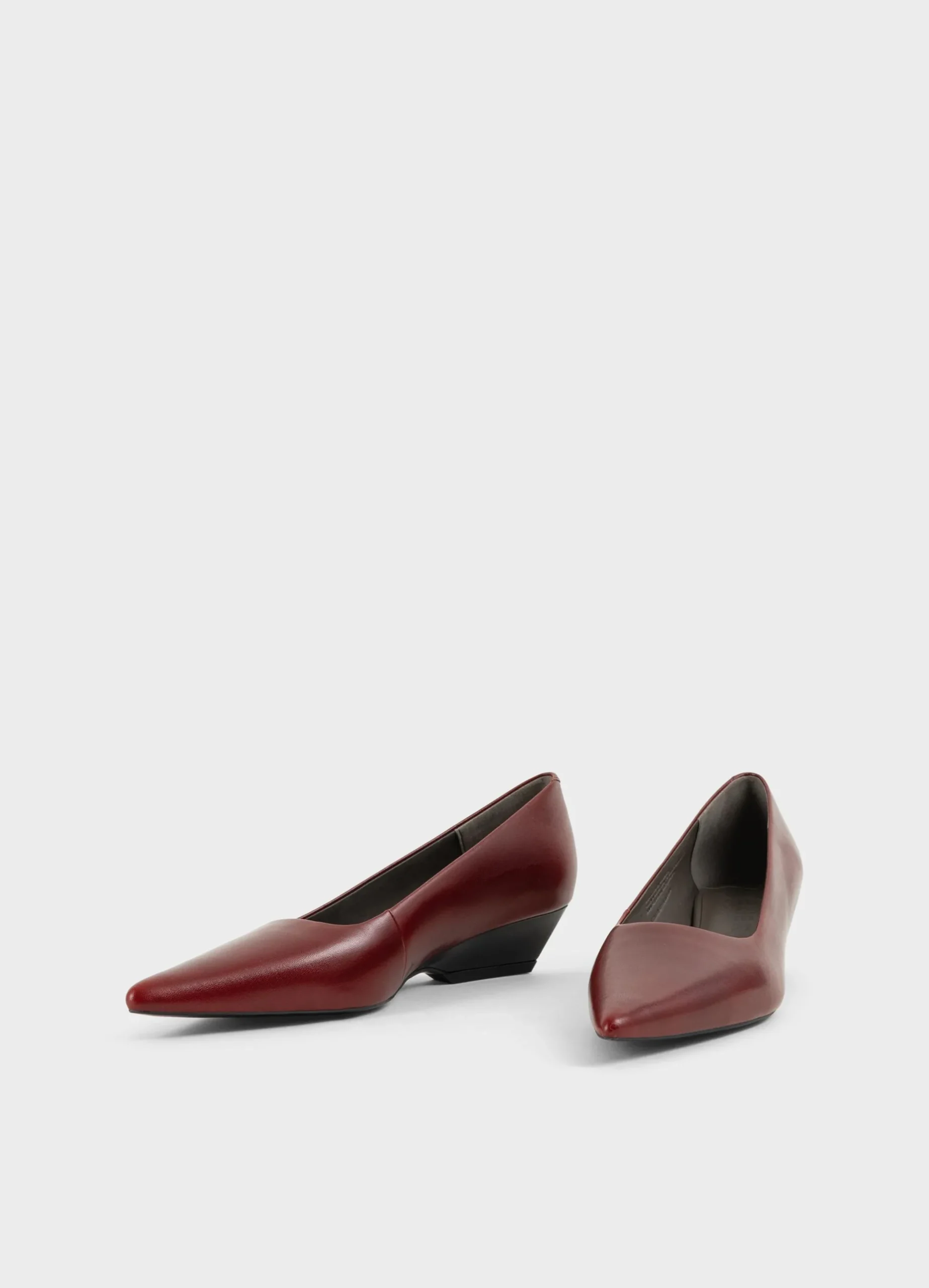 SONYA PUMPS