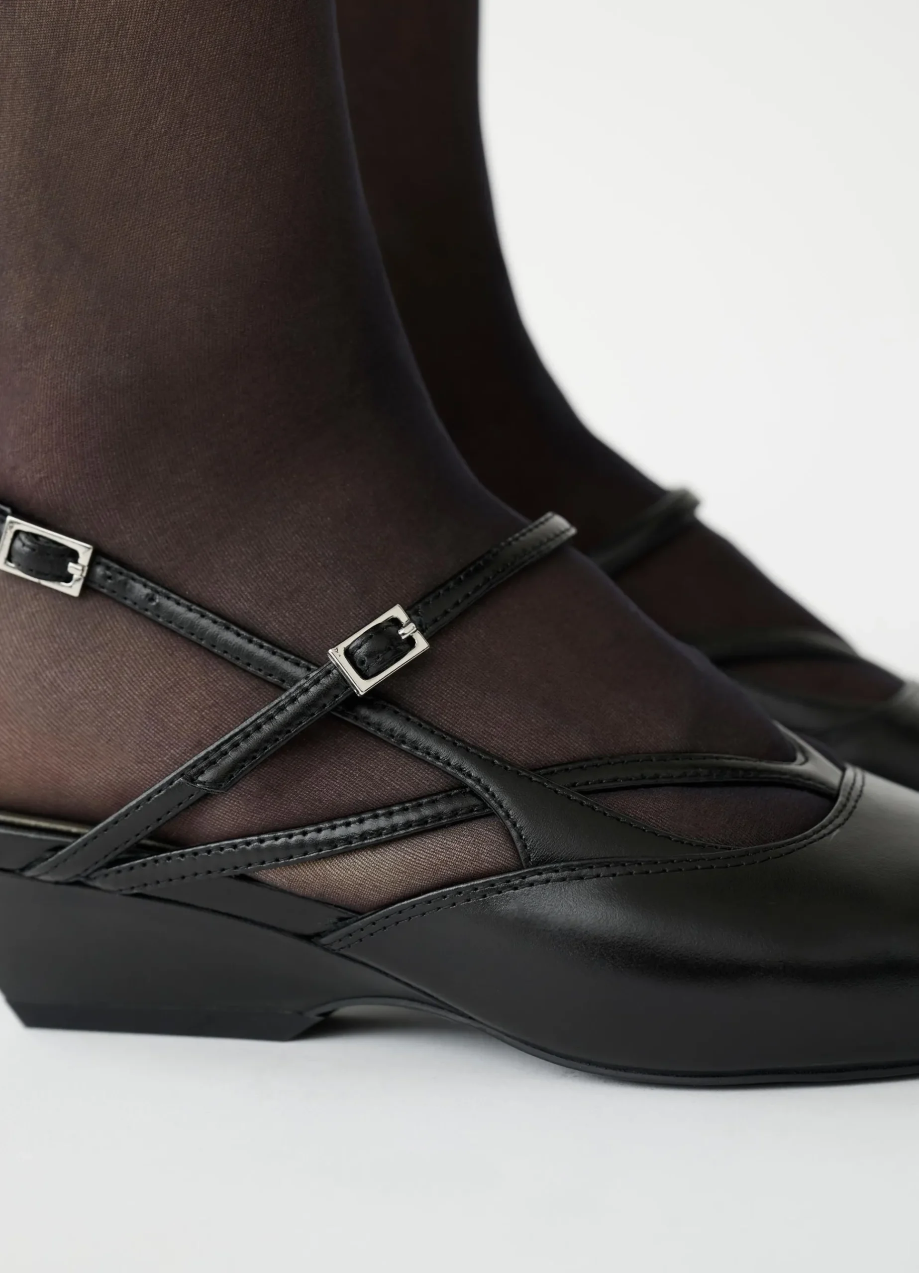 SONYA PUMPS