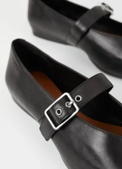 WIOLETTA SCHOENEN