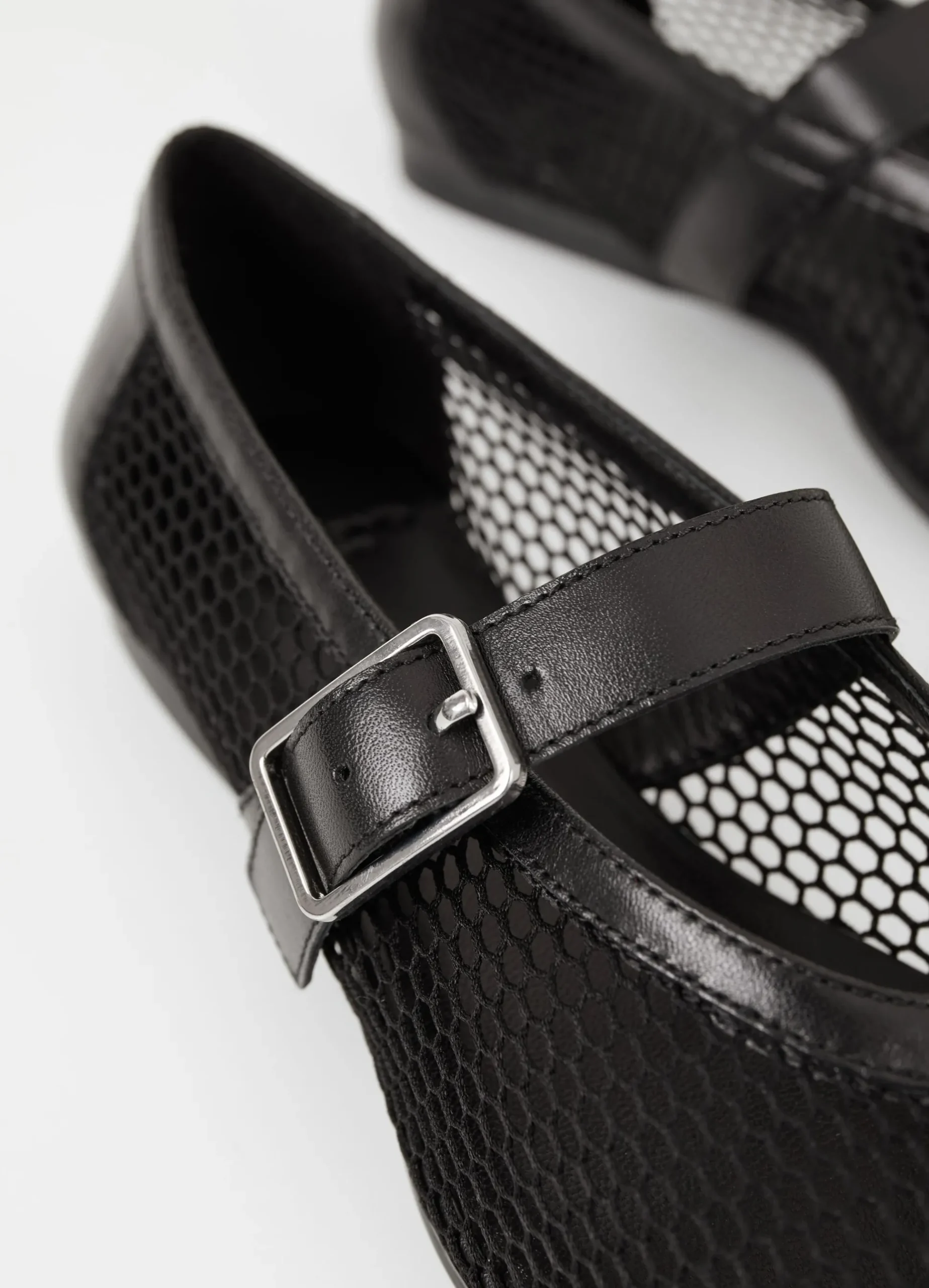 WIOLETTA SCHOENEN
