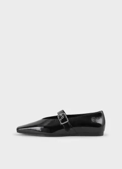 WIOLETTA SCHOENEN