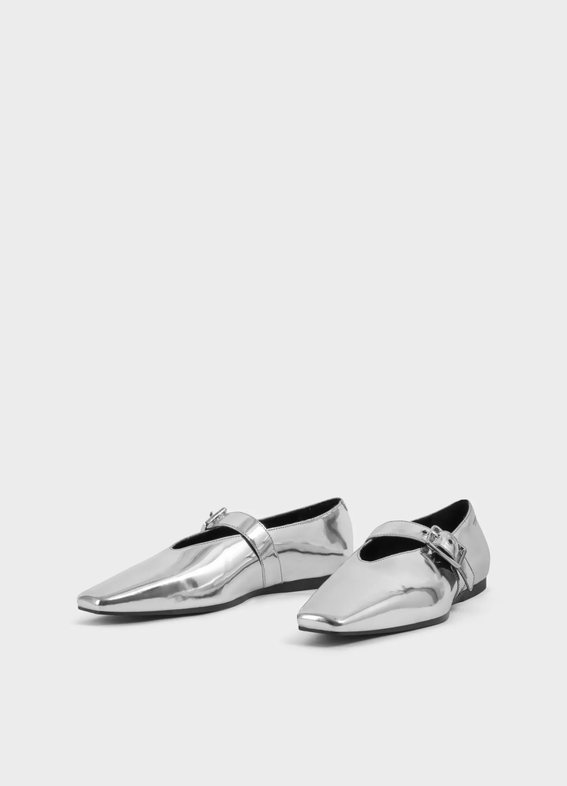 WIOLETTA SCHOENEN