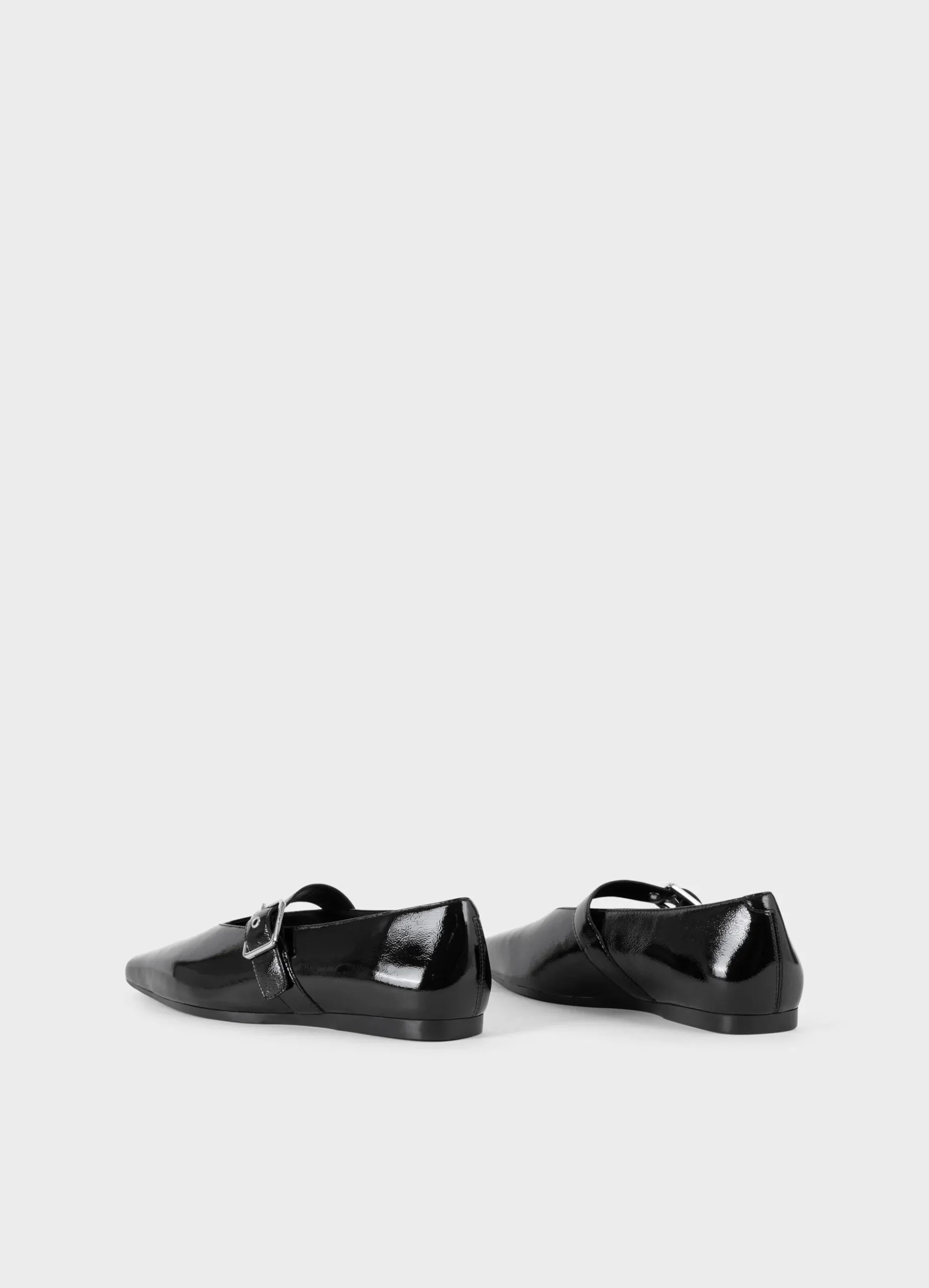WIOLETTA SCHOENEN