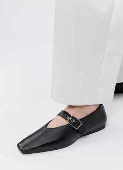 WIOLETTA SCHOENEN