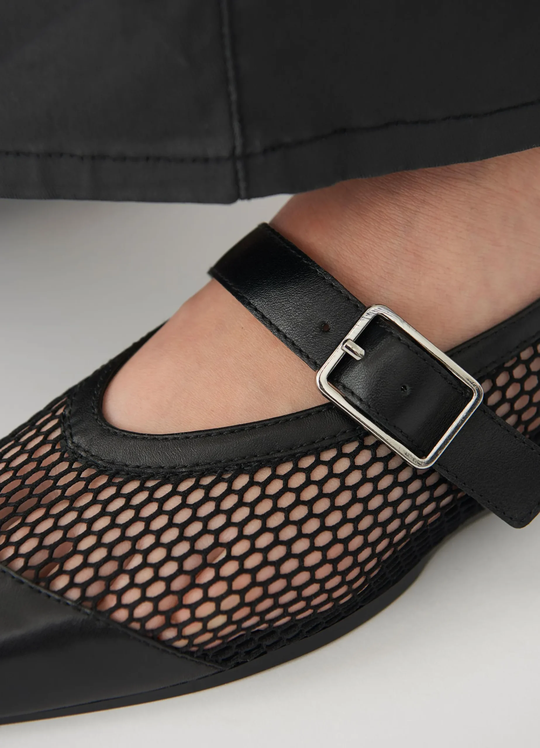 WIOLETTA SCHOENEN